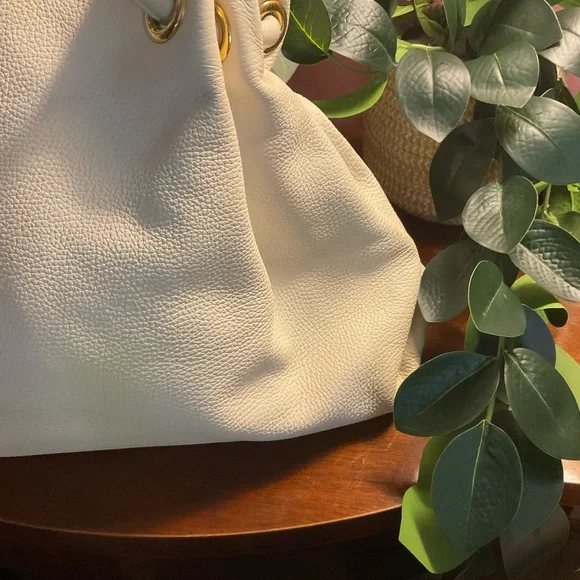 GUC Furla Cream Shoulder Bag - Picture 15 of 15